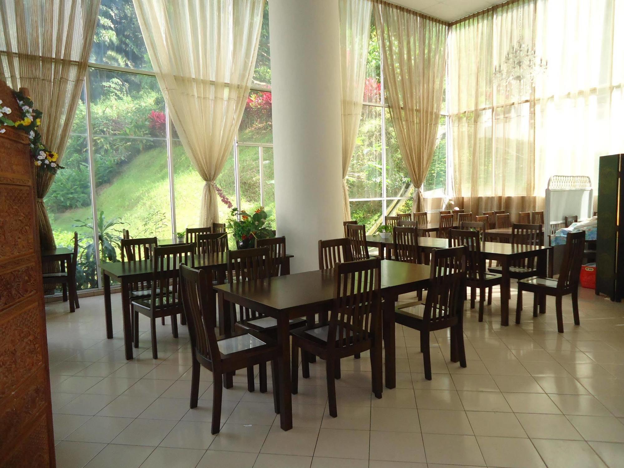 Century Hotel Кота-Кинабалу Экстерьер фото